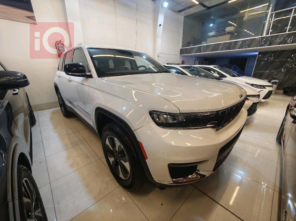 جیپ گراند شیرۆکی